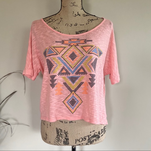 Forever 21 Tops - •Forever 21• graphic slub knit top